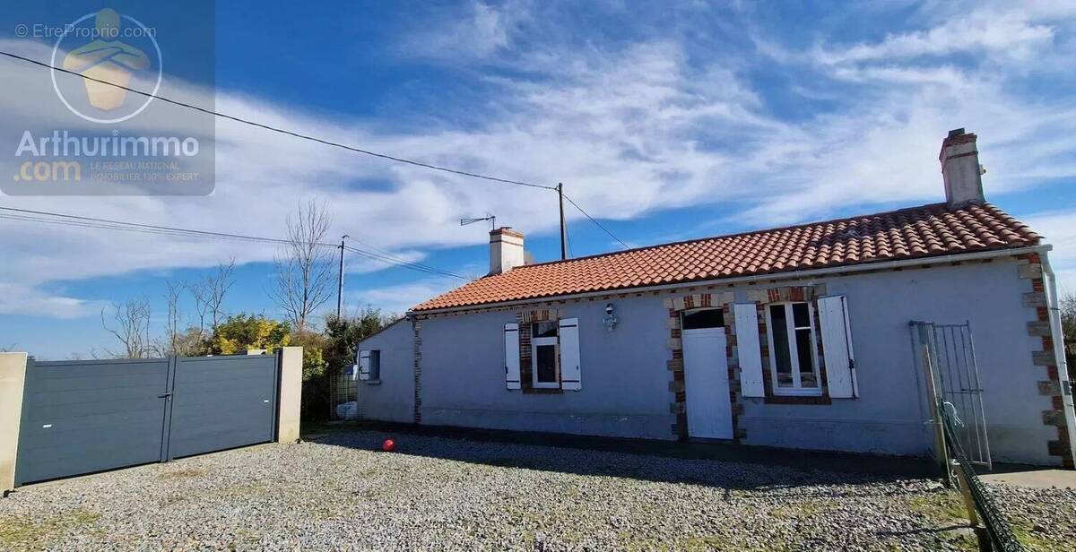 Maison à SALLERTAINE