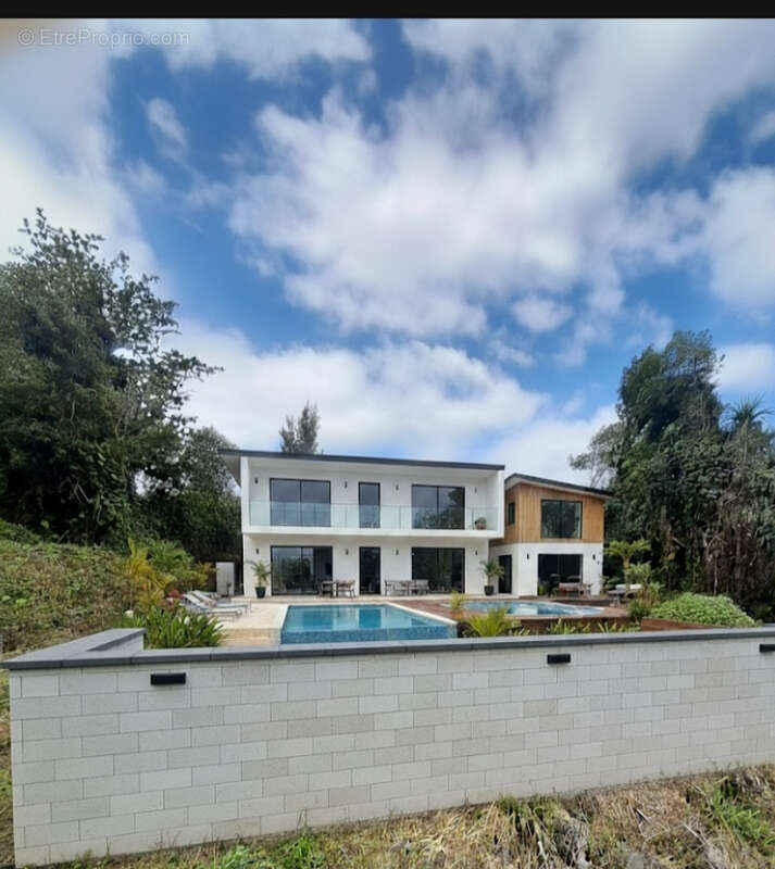 Terrain à SAINT-JOSEPH