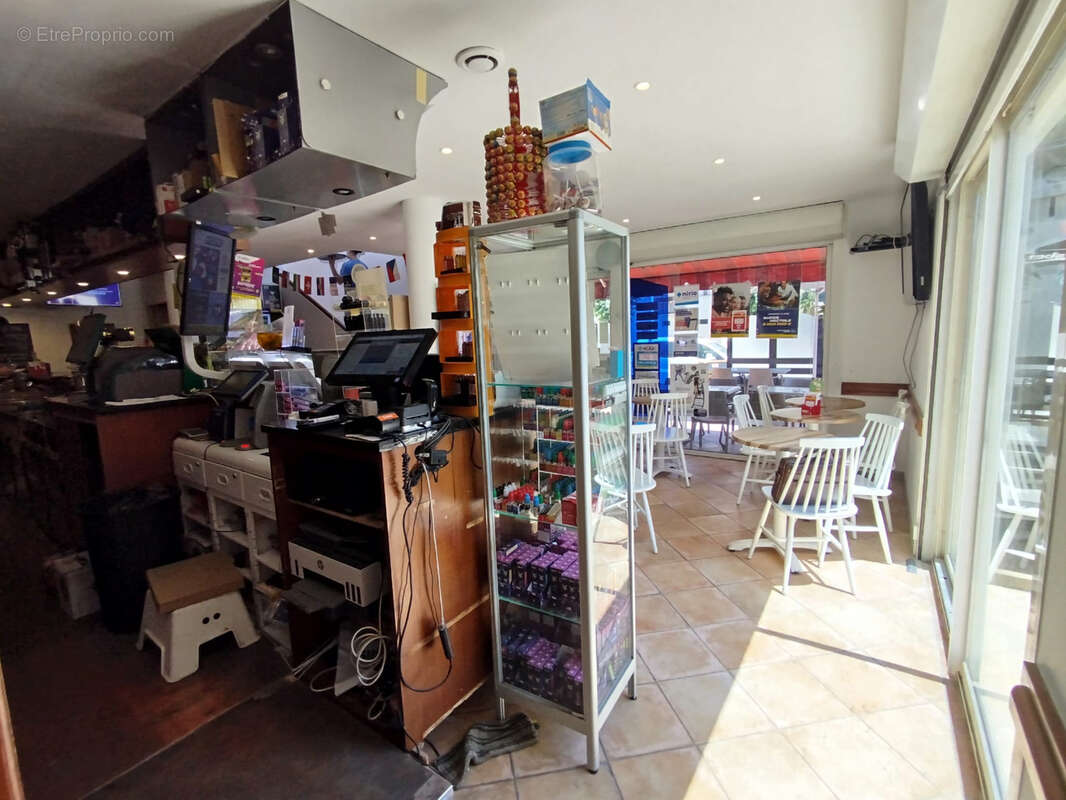 A vendre 349 000 euros une grande Brasserie, Tabac, PMU, FDJ, restaurant située dans un quartier en expansion - photo 14