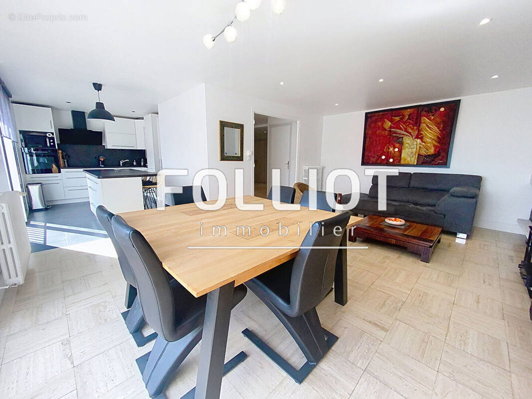 Appartement à FOUGERES