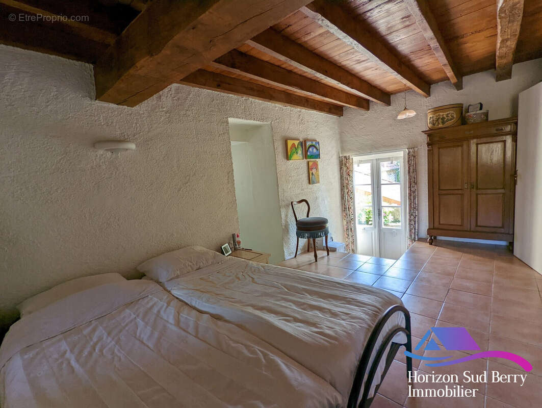 Chambre 1 Parentale, RDC accès au jardin - Maison à VICQ-EXEMPLET