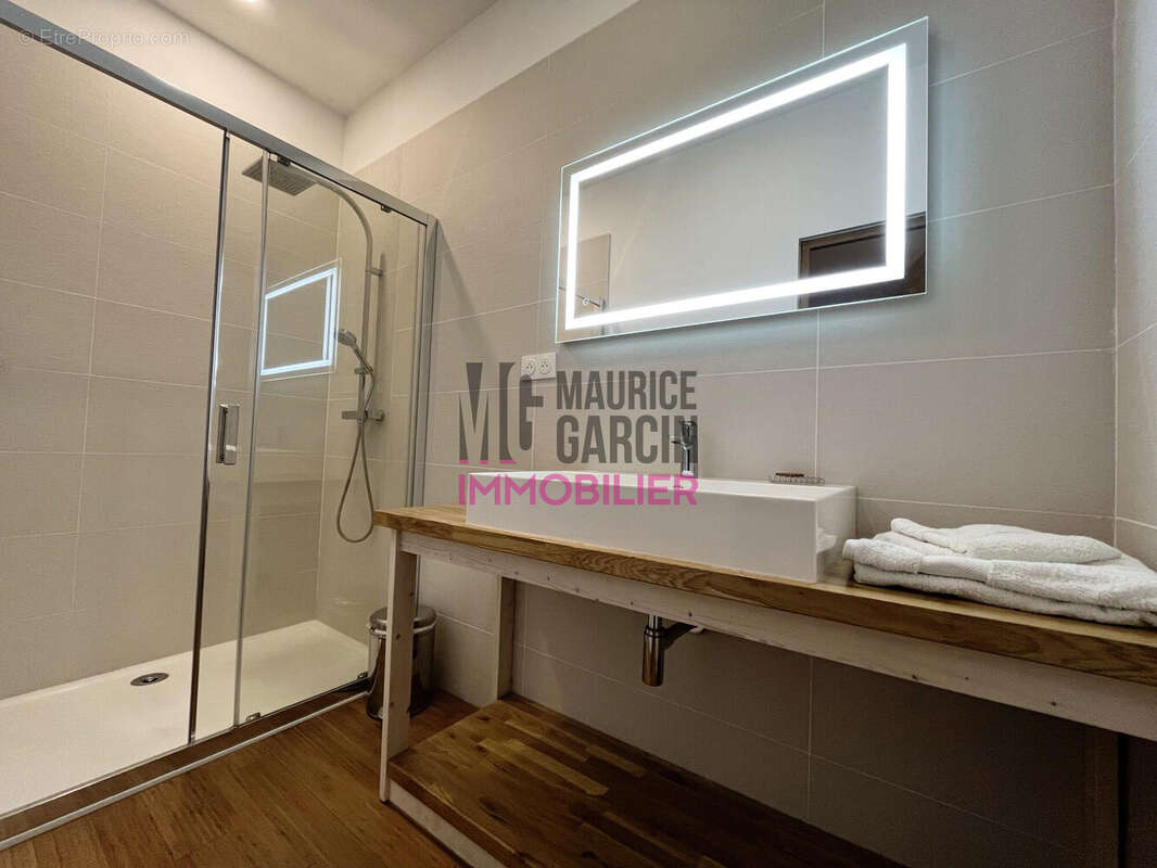 Maison à L'ISLE-SUR-LA-SORGUE