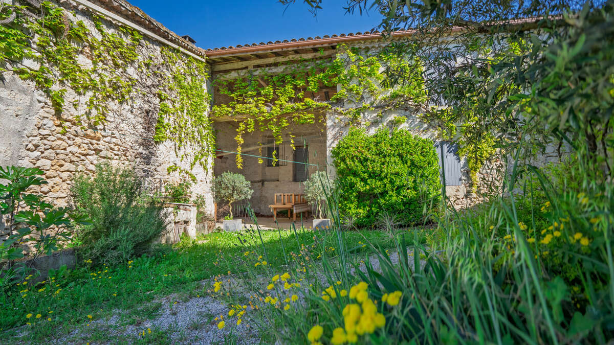 Maison à LACOUR