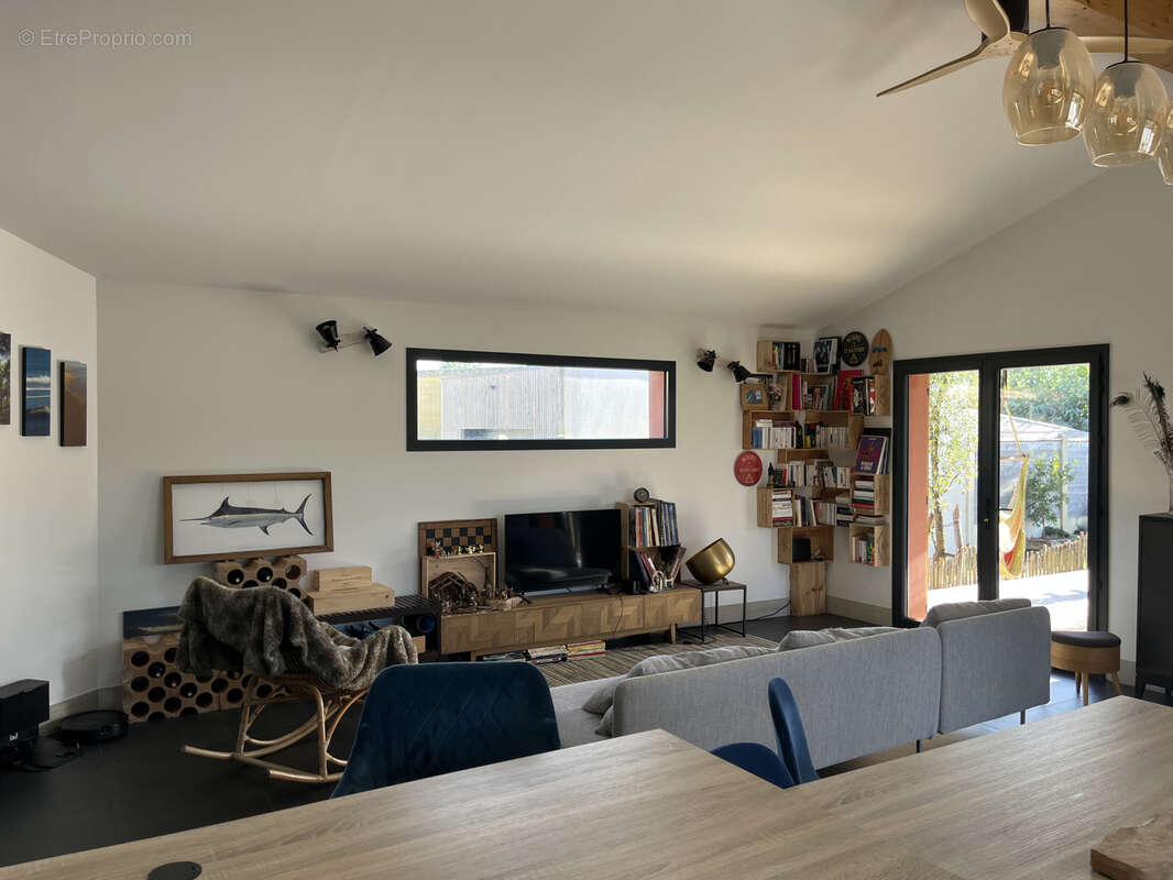 Maison à VENDAYS-MONTALIVET