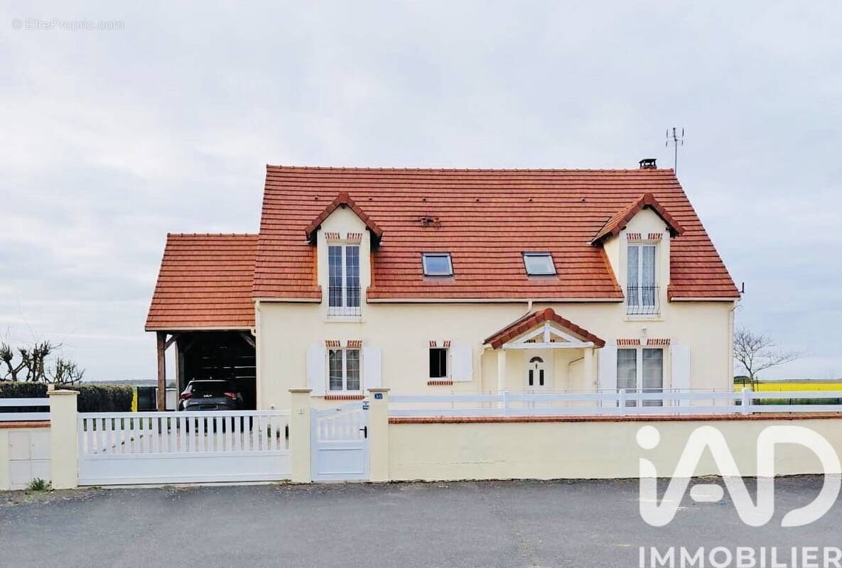 Photo 1 - Maison à VILLEBAROU