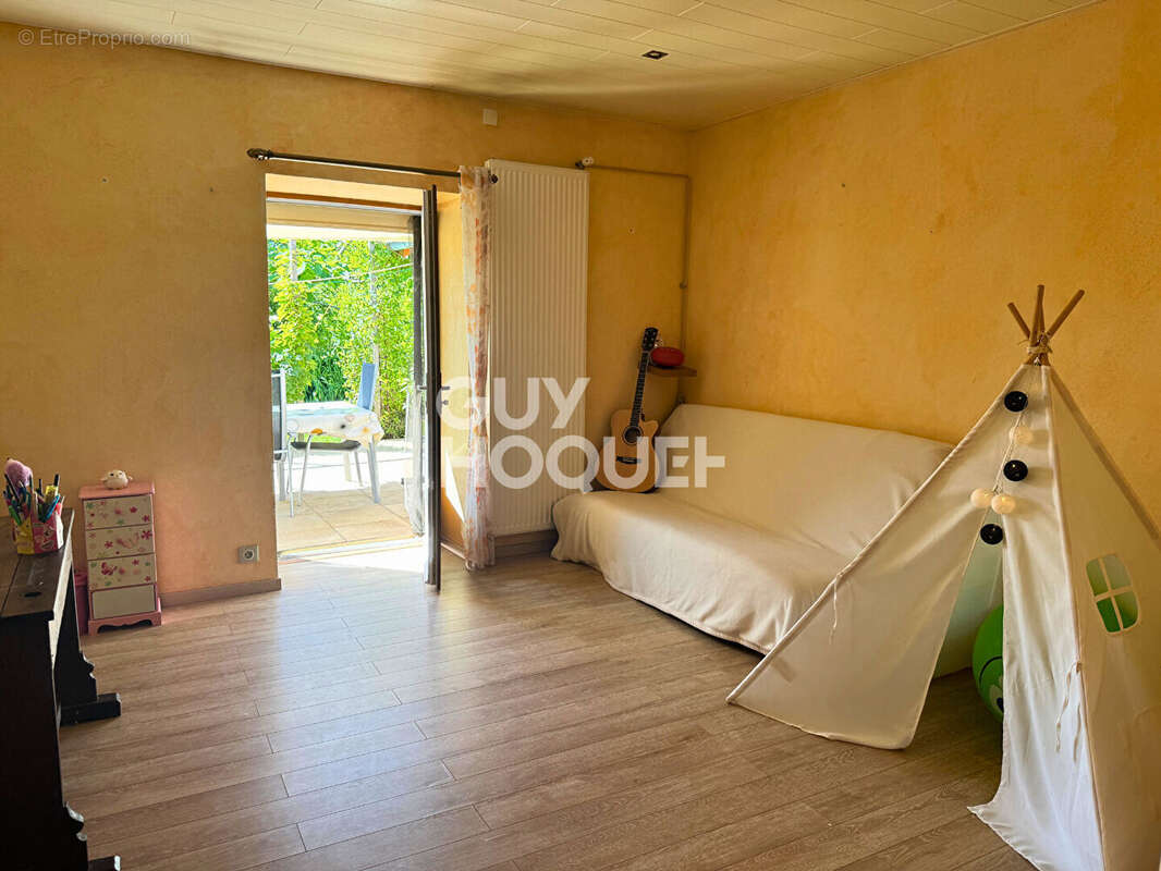 Maison et gite Oussieres 9 chambres - photo 13