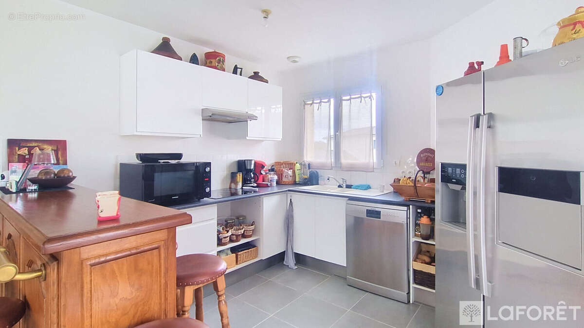 Maison Pompignac 4 pièce(s) 100 m2 / 792 m² de terrain - photo 4