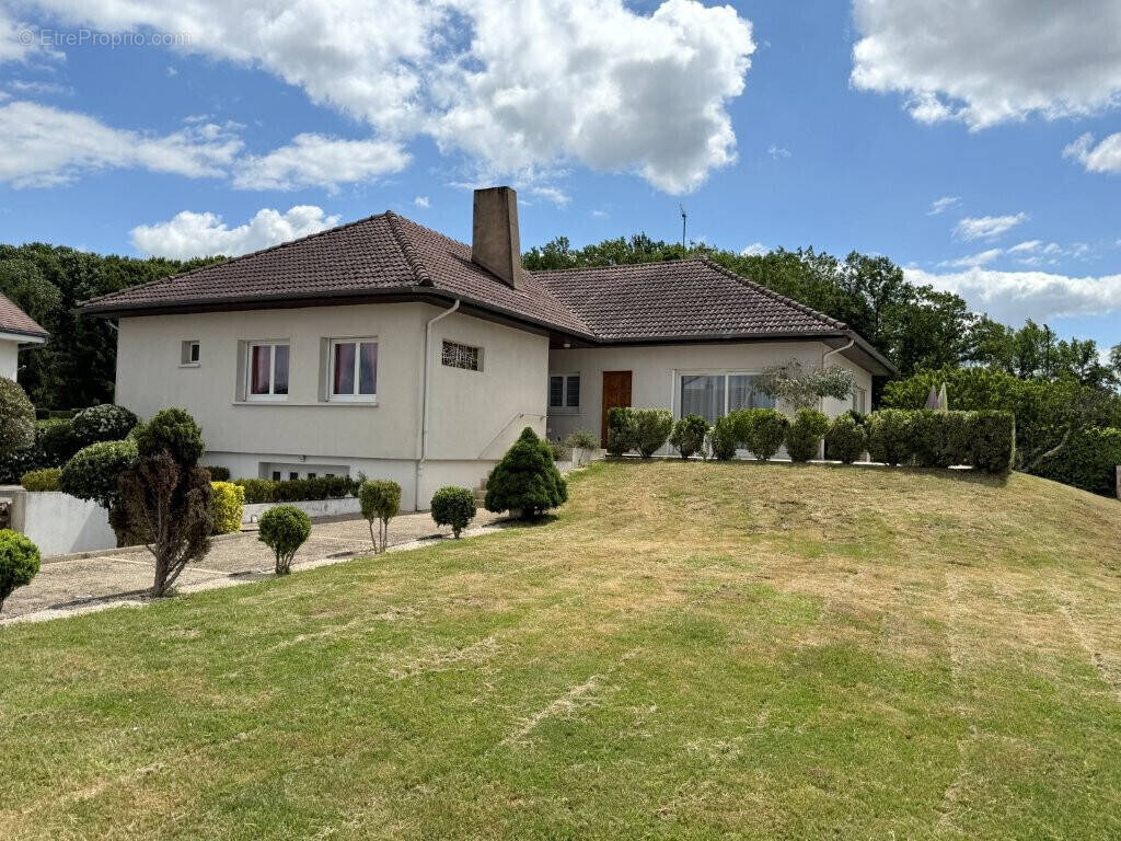 Maison à PIERRE-DE-BRESSE