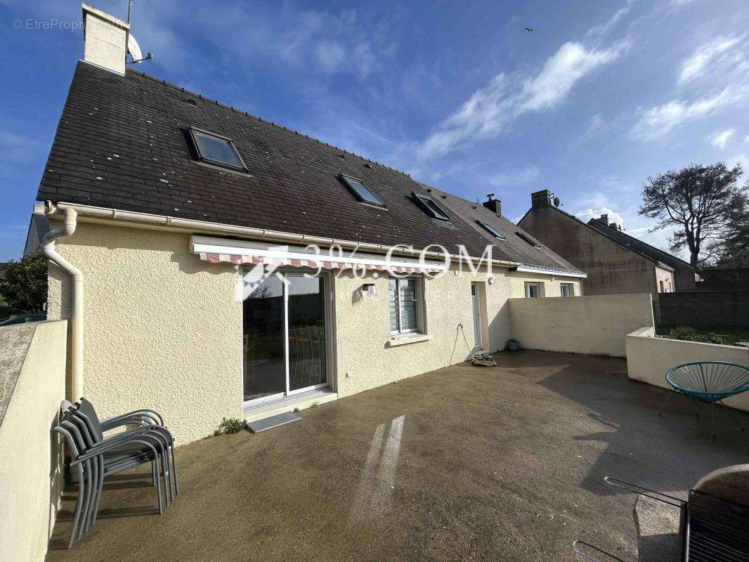 Maison à LA TURBALLE