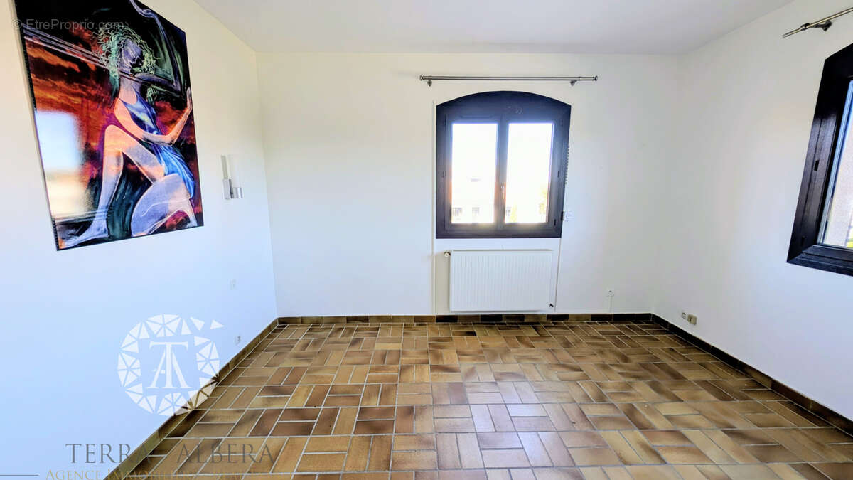 Maison à MONTESQUIEU-DES-ALBERES