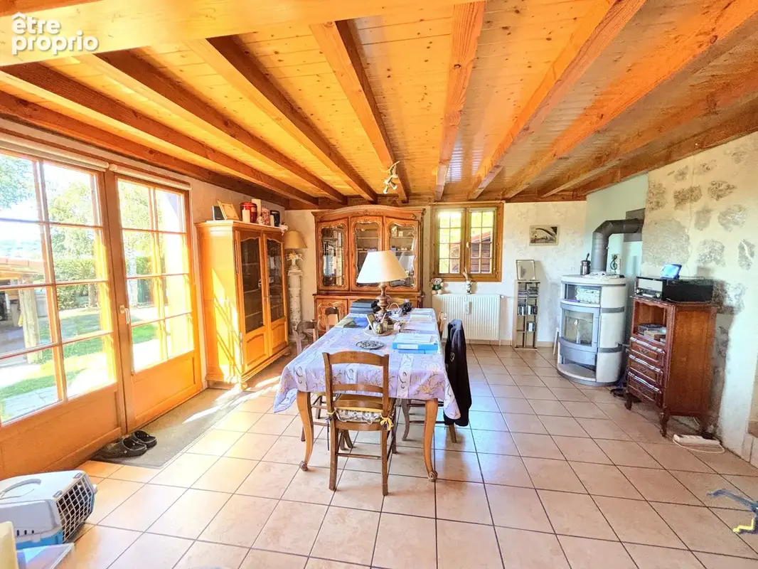 Usson-en-forez maison en pierre 3 chambres + bureau + garage avec terrain - photo 5