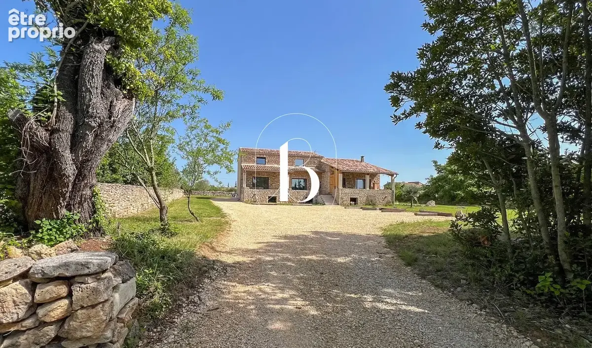 Maison 265 m² à Goudargues  - photo 2