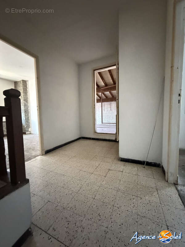 Maison 144 m² à Lezignan-Corbieres  - photo 6