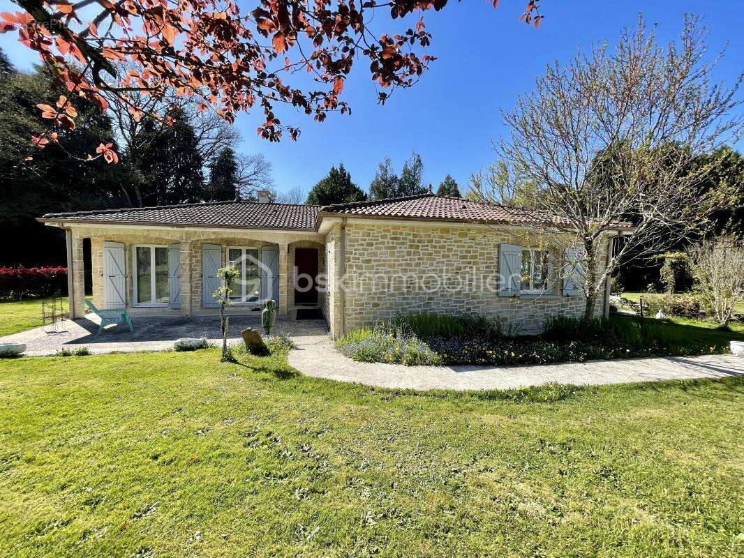 Maison à BONNAC-LA-COTE