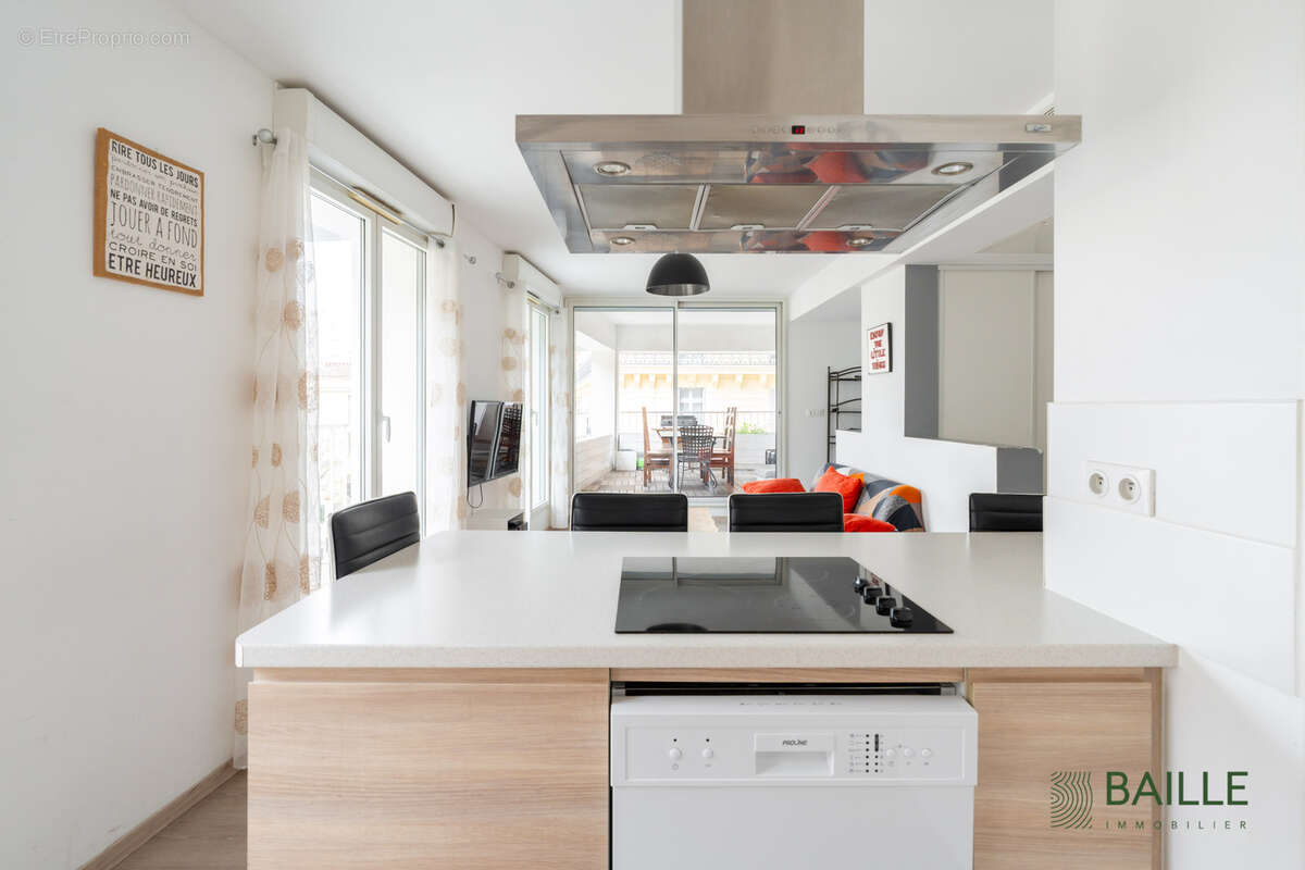 Appartement à MARSEILLE-2E