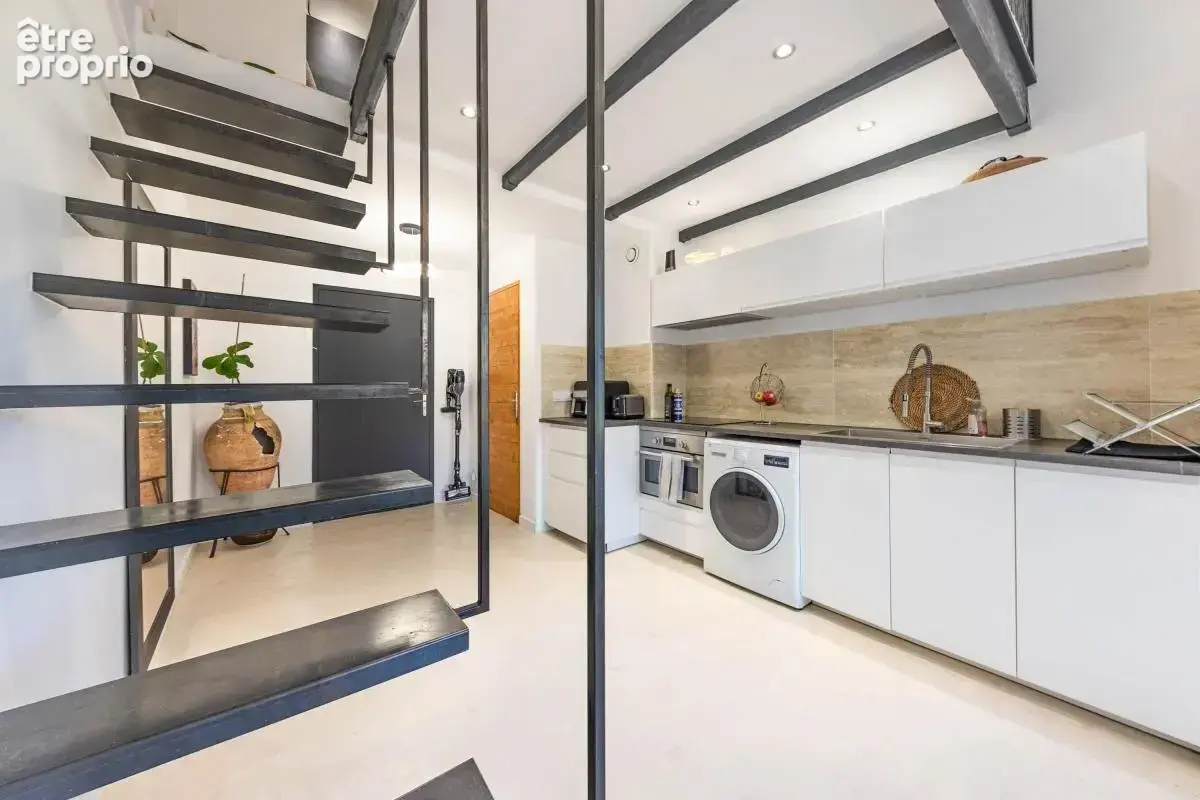 Appartement duplex rénové avec parking privatif à vendre à bandol - proche centre-ville - photo 3