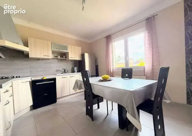 Maison 9 pièces 183 m² à vendre à Lyons-La-Foret (27480) - photo 4