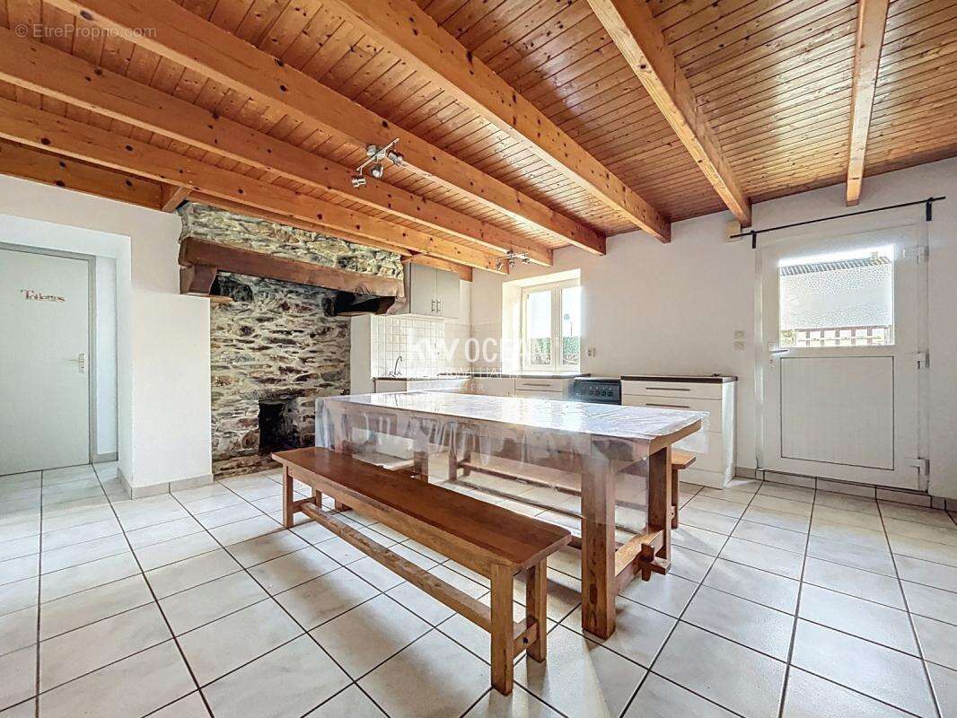 Maison à SAINT-URBAIN