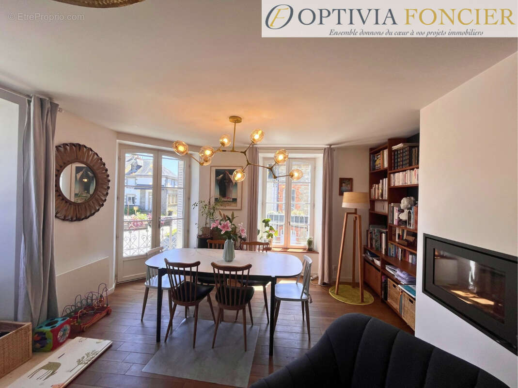 Exclusivité Superbe Maison en pierre de bourg T5 123 m2 - Petit jardin + Annexe - photo 2