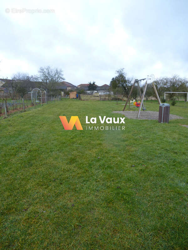 Terrain à VRONCOURT