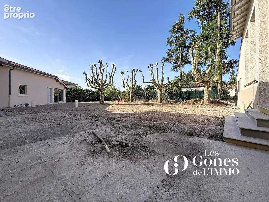 Craponne centre Plateau 120m2  avec mezzanines,  jardin de 100 m2, parking - photo 13