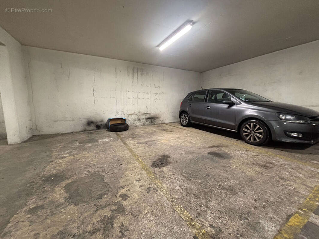 Parking à PARIS-14E