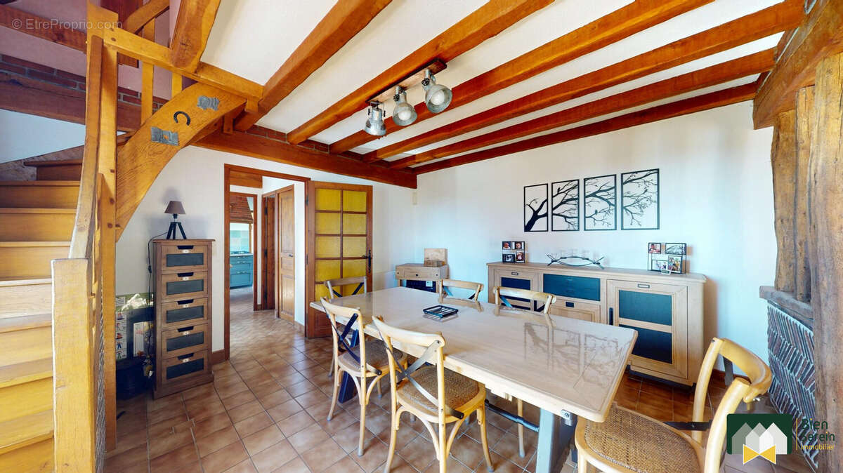 Coin salle à manger - Maison à SAINT-AUBIN-DES-BOIS