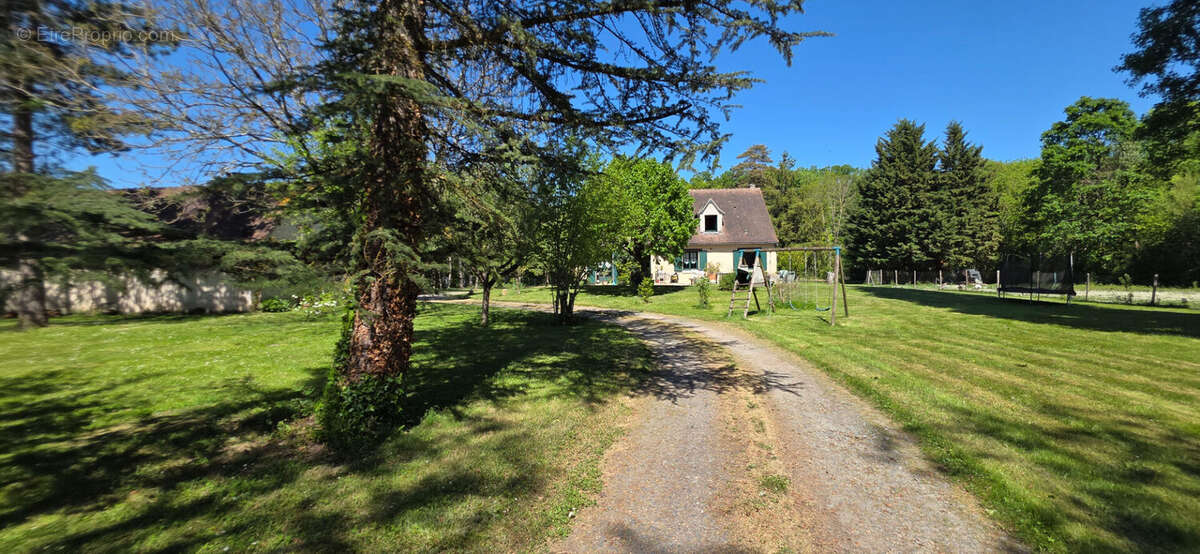 Maison 140 m² à Boussay  - photo 2