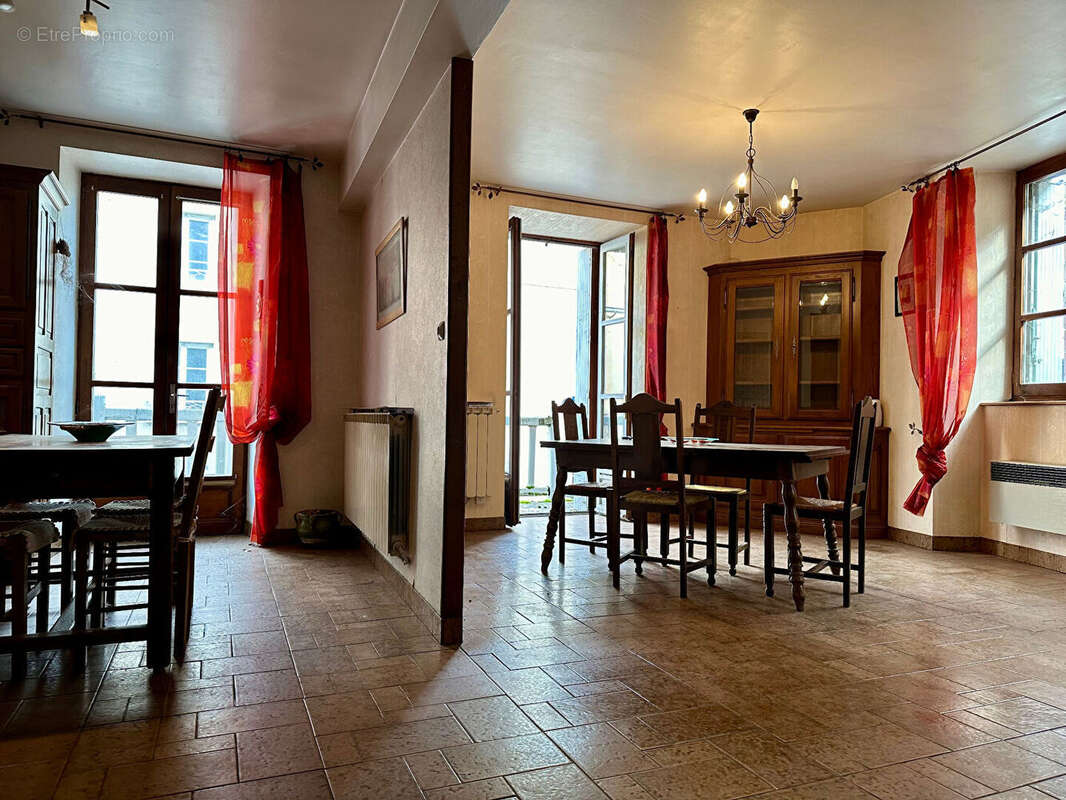 Appartement à SAINT-GENIEZ-D&#039;OLT