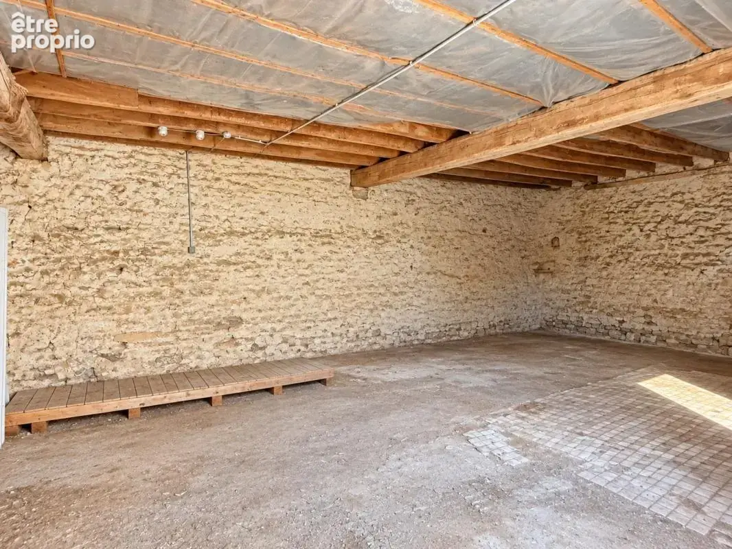 Maison de caractère en pierre avec vaste terrain clos - photo 12