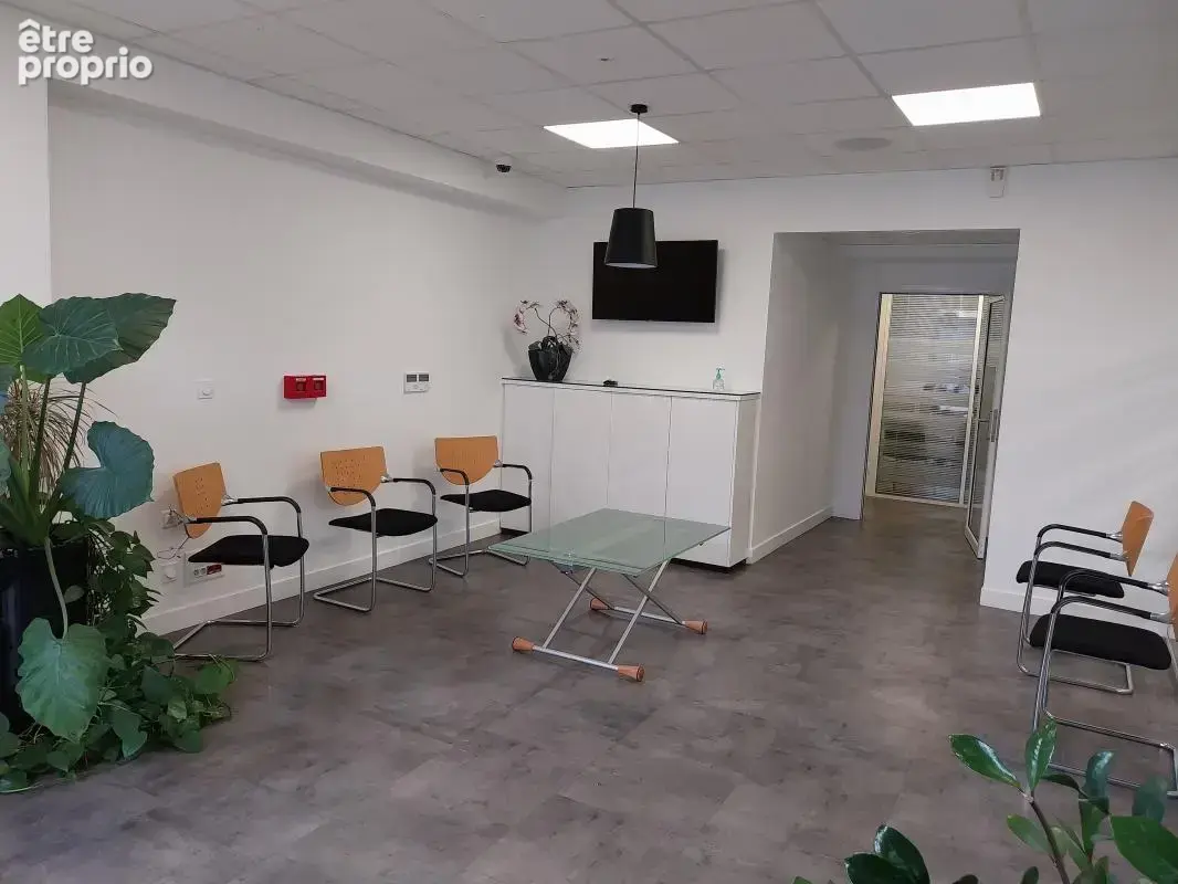 Bureaux-Place de la République - photo 2