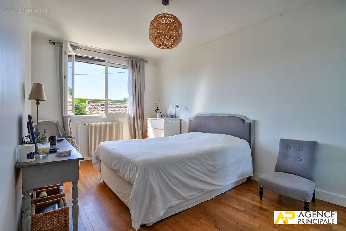 Maison à MAISONS-LAFFITTE