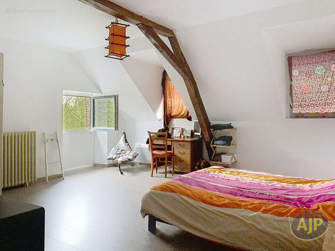 Maison à GRUGE-L'HOPITAL