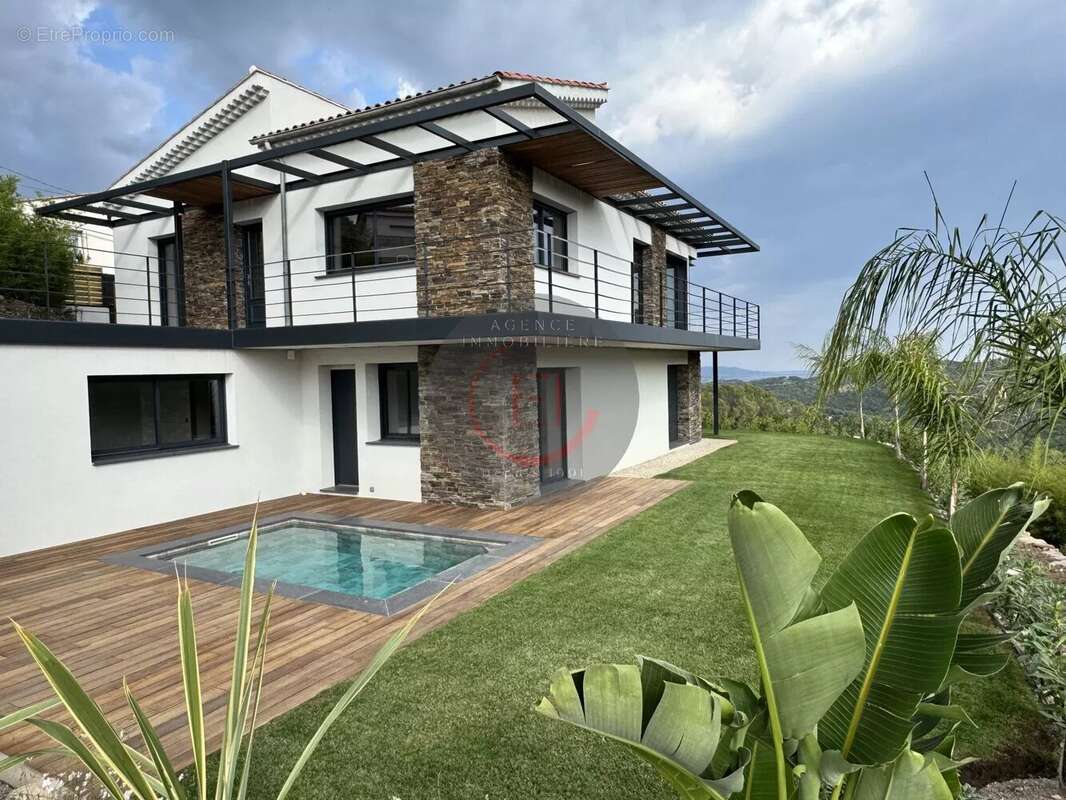 Maison à LES ADRETS-DE-L&#039;ESTEREL