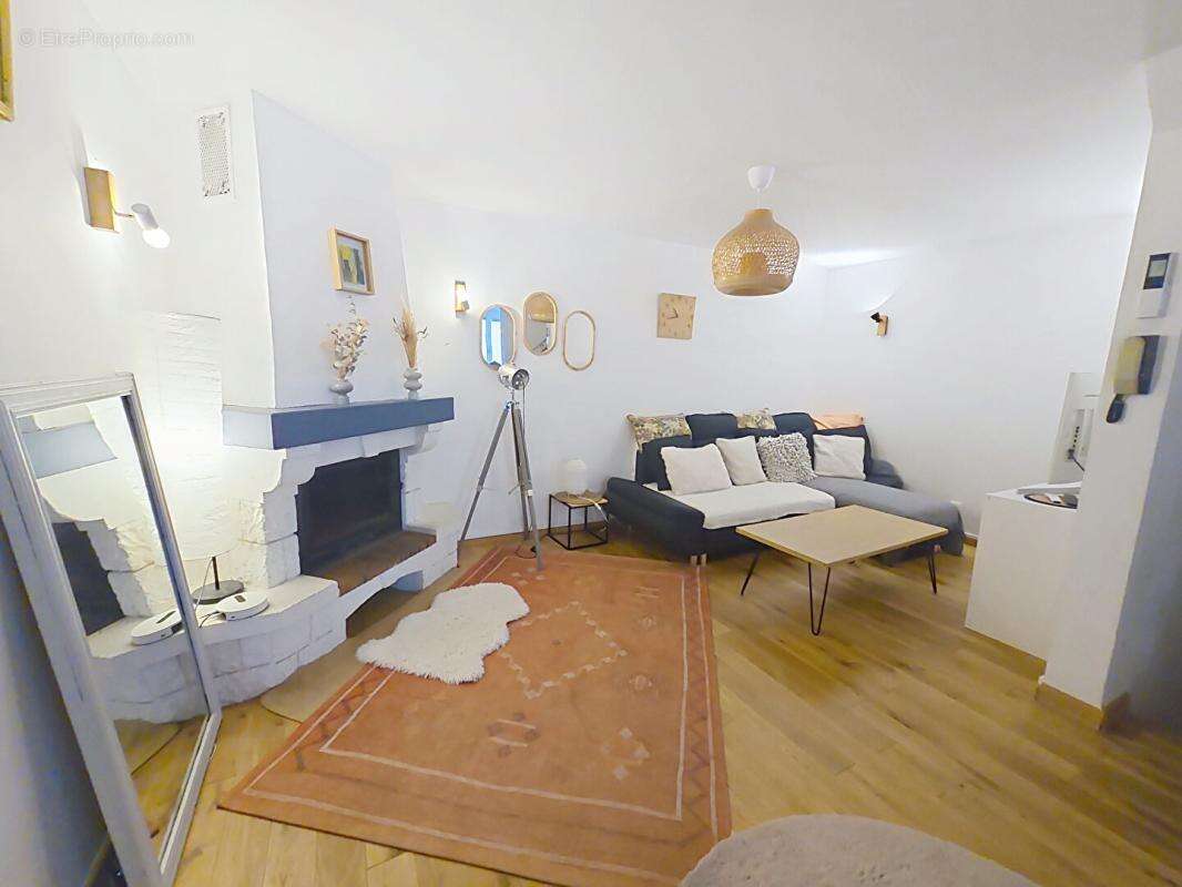 Maison à LA VALETTE-DU-VAR