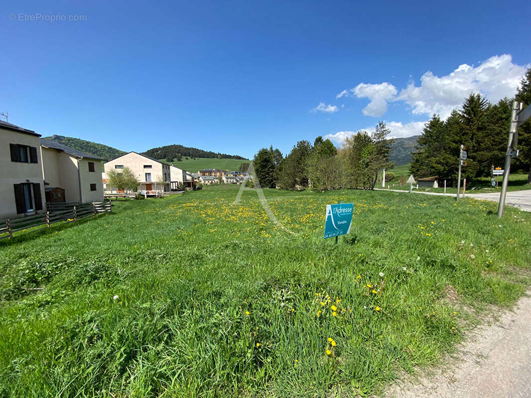 Terrain à PUYVALADOR