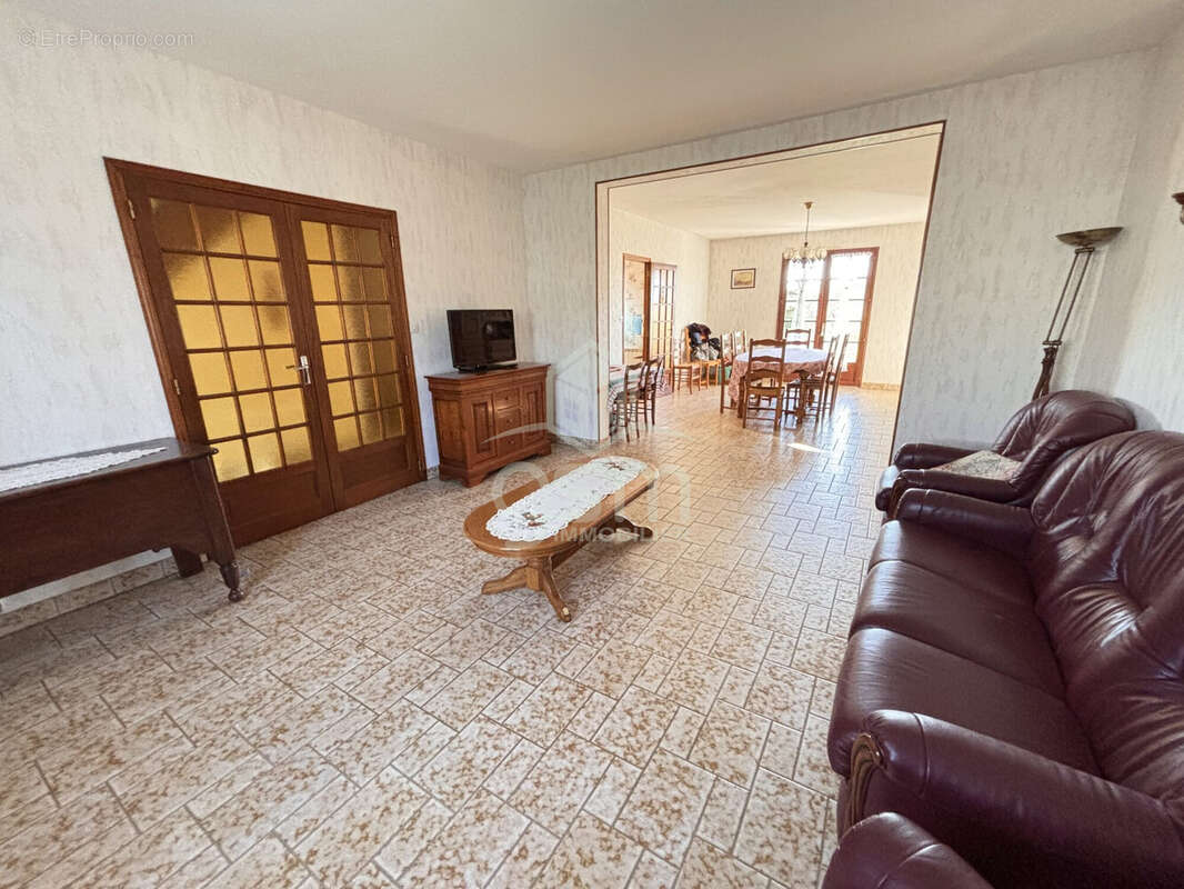 Maison à SAINTE-MAURE-DE-TOURAINE