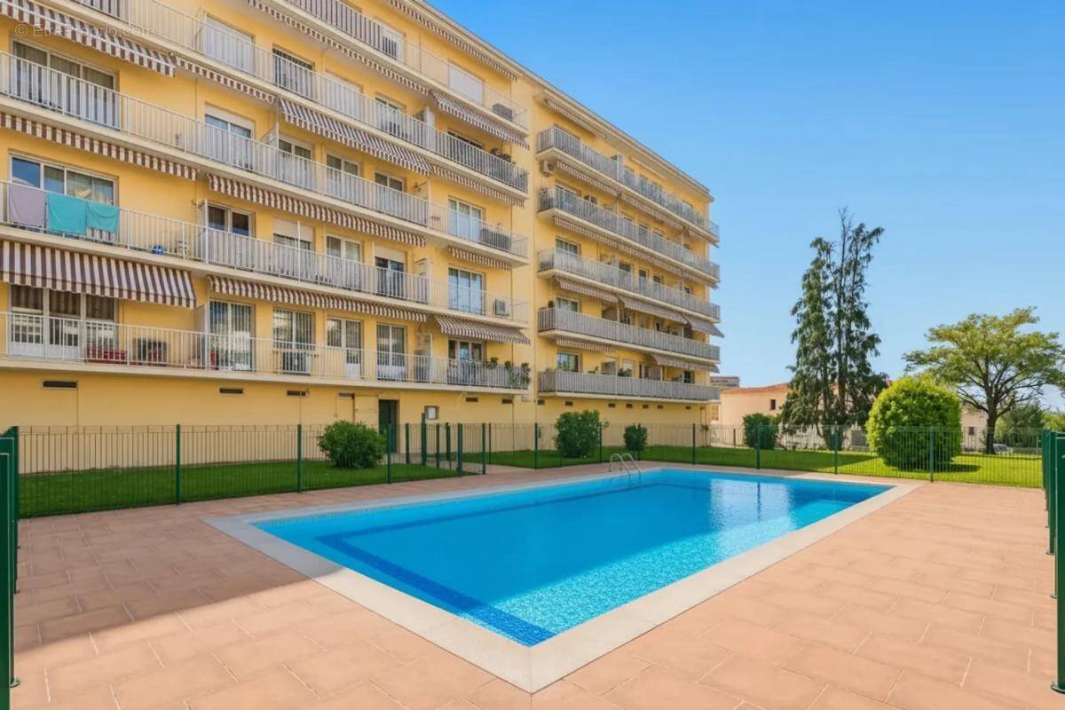 Appartement à LE CANNET