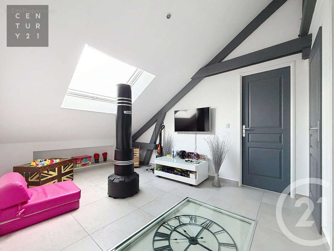 Maison à SAINT-PARRES-AUX-TERTRES