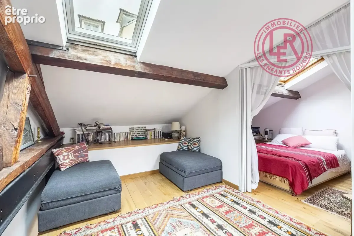 Paris 10ème - Petites Ecuries - Duplex de caractère - photo 6