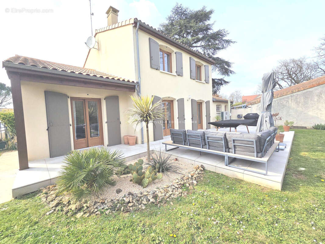 Maison 124 m² à Migne-Auxances  - photo 2