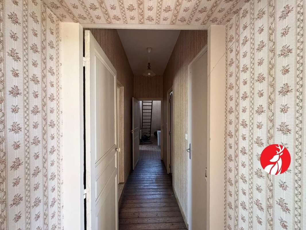 Maison à LA CHAPELLE-LA-REINE