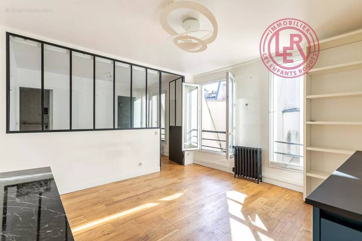 Appartement à PARIS-3E