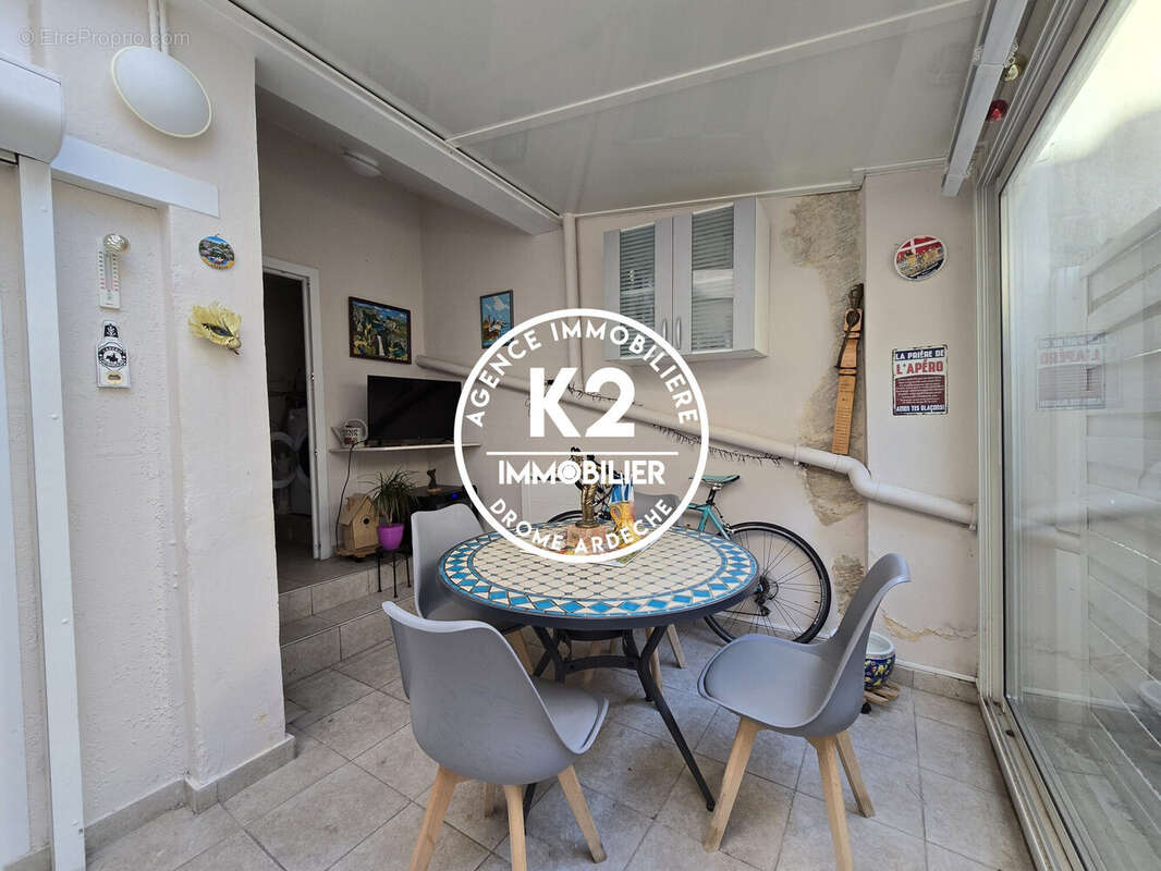 Véranda / Salon - Appartement à MONTELIMAR