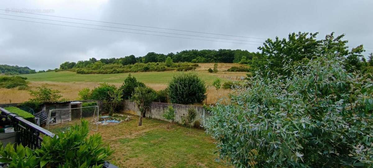 Maison à SAINT-LAURENT-DE-COGNAC