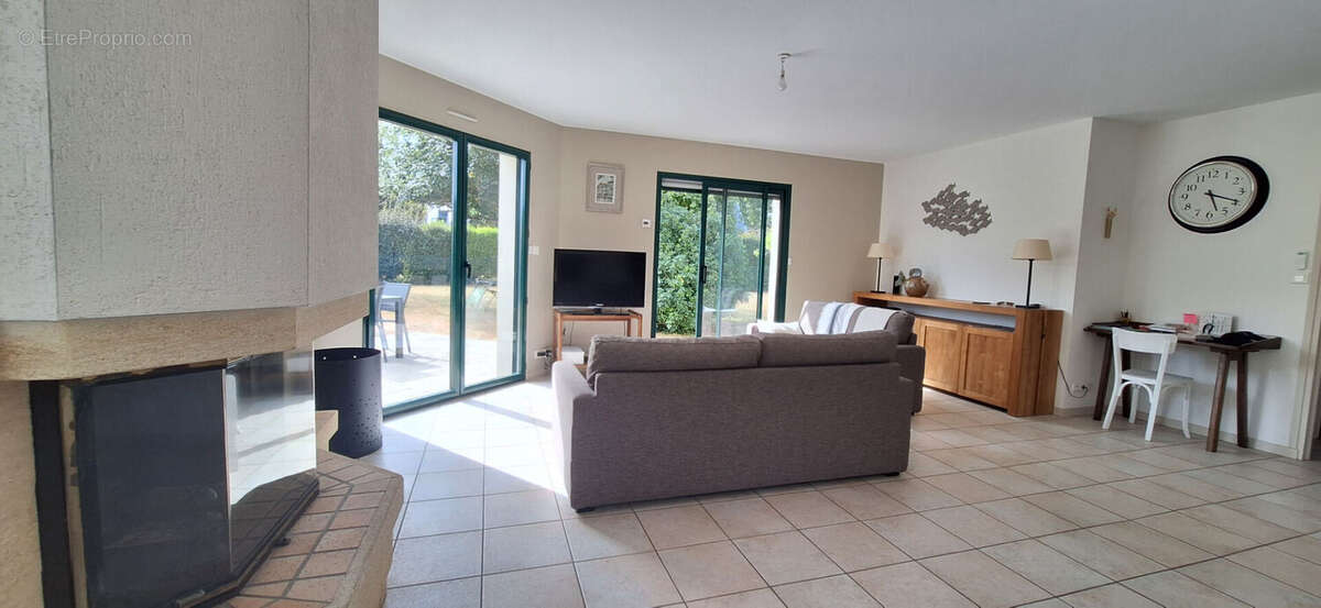 FOUESNANT BOURG - Maison contemporaine de 170 m² sur un joli terrain de 950 m² ! - photo 4