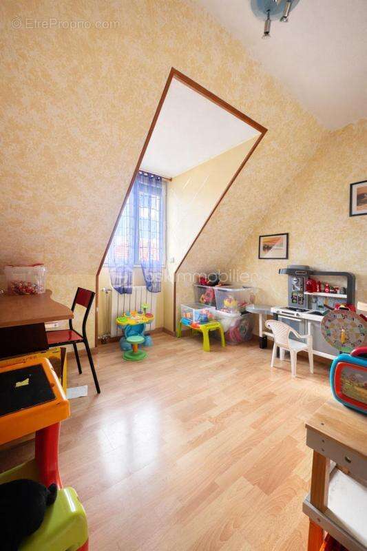 Maison à OLLAINVILLE