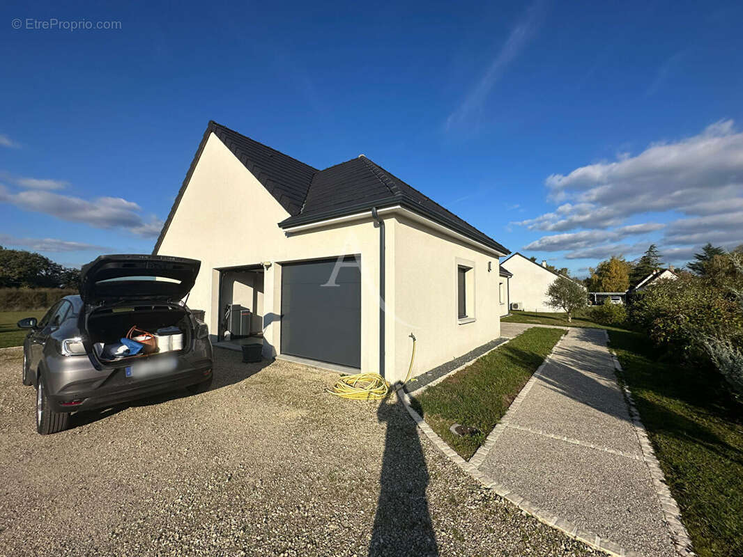 Maison à LES MONTILS