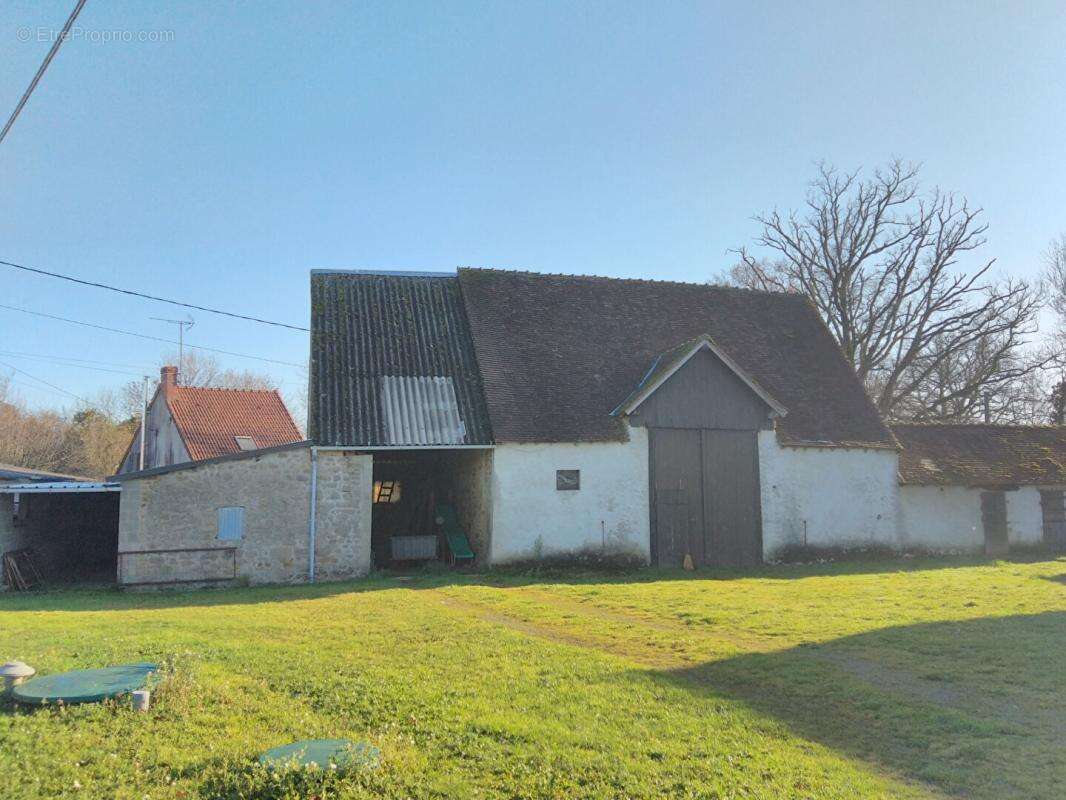 Maison Montchevrier 3 pièce(s) 84 m2 - photo 2