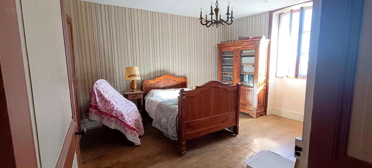 Longère en pierre avec dépendances  À 1h15 de Genève, 55 min de Lyon - photo 10